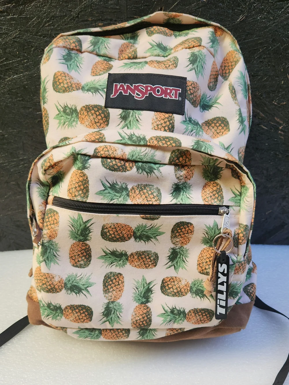 fruit jansport backpack Big Student 18 x 13 x 8.5(27cm x 28cm x 2.5cm). The @jansport Strawberry backpack is